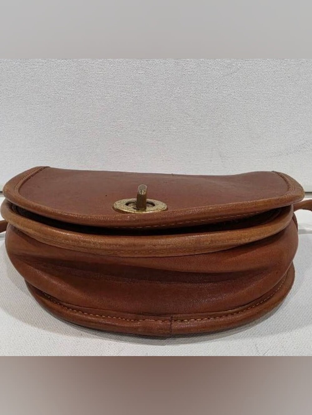 Vintage Coach Leather Half Moon Turnlock Crossbody Bag – British Tan - Picture 5 of 6